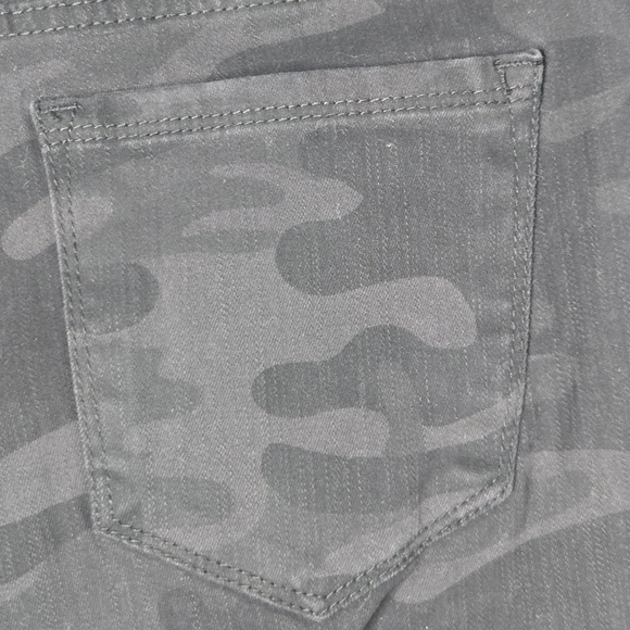 Social Standard by Sanctuary Women's Ankle Skinny Black Camo Denim Jeans Size 10 - Picture 5 of 15